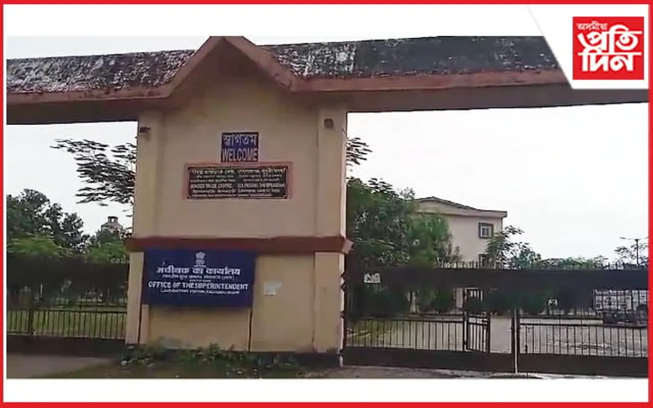 বাংলাদেশৰ অশান্ত পৰিস্থিতিৰ প্ৰভাৱ ধুবুৰীত...